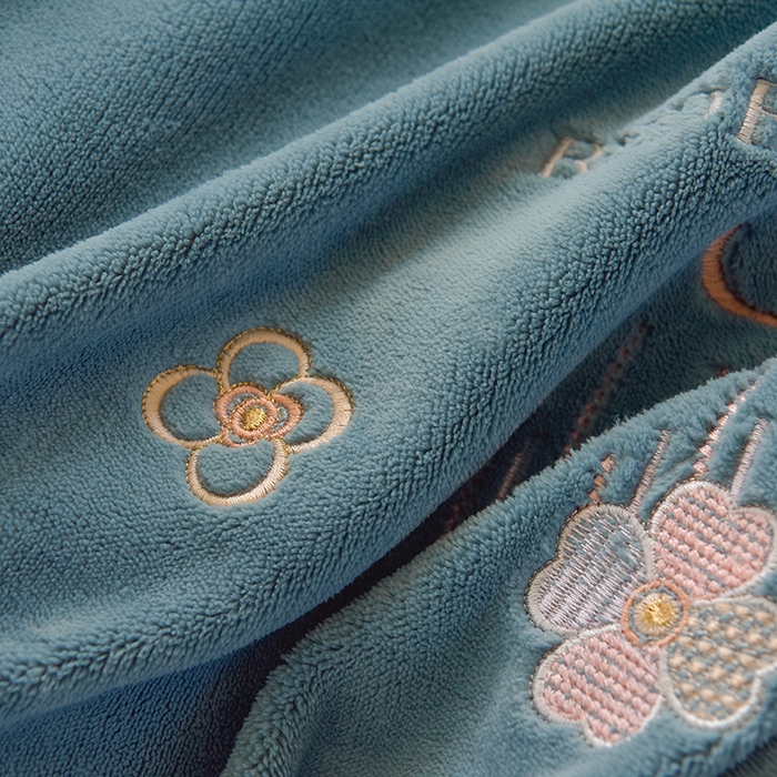 91家纺网 家纺一手货源 找家纺 鑫喜莱家纺 2025新款刺绣双层花边牛奶绒四件套（注意控价 标准尺寸156元，实际售价不得低于控价的价格) 清雅-宾利蓝