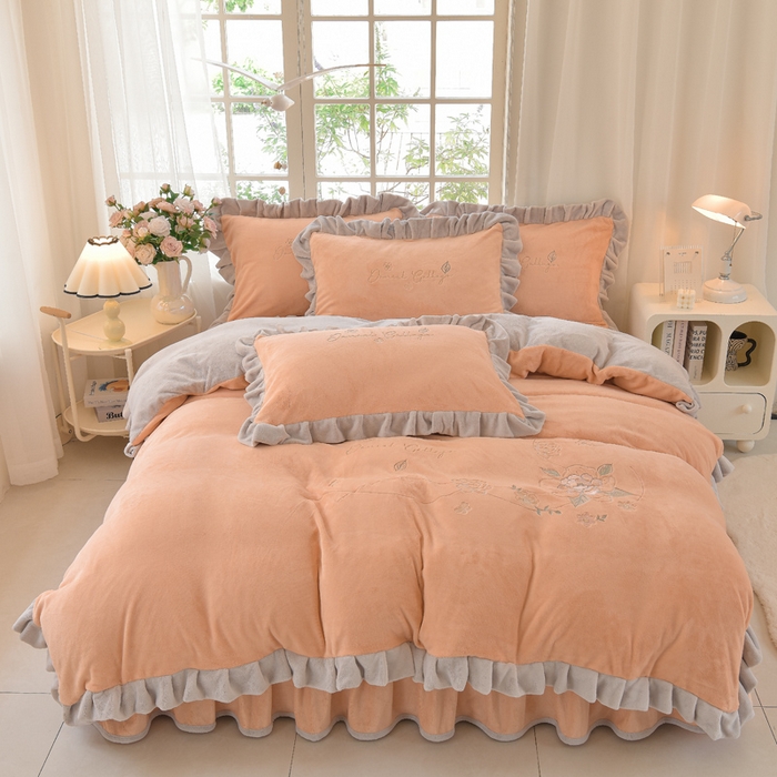 91家纺网 家纺一手货源 找家纺 鑫喜莱家纺 2025新款刺绣双层花边牛奶绒四件套（注意控价 标准尺寸156元，实际售价不得低于控价的价格) 花韵-暖玉