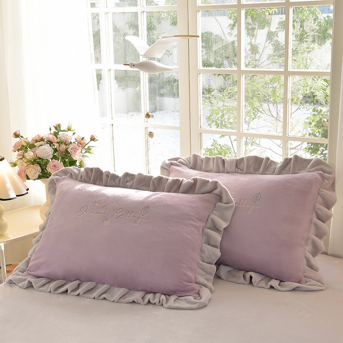 91家纺网 家纺一手货源 找家纺 鑫喜莱家纺 2025新款刺绣双层花边牛奶绒四件套（注意控价 标准尺寸156元，实际售价不得低于控价的价格) 花韵-丁香紫