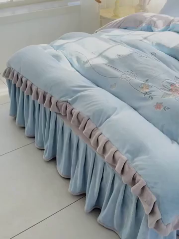 91家纺网 家纺一手货源 找家纺 鑫喜莱家纺 2025新款刺绣双层花边牛奶绒四件套（注意控价 标准尺寸156元，实际售价不得低于控价的价格) 花韵-天蓝