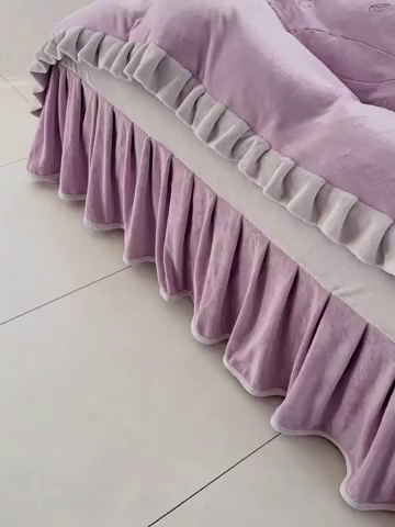 91家纺网 家纺一手货源 找家纺 鑫喜莱家纺 2025新款刺绣双层花边牛奶绒四件套（注意控价 标准尺寸156元，实际售价不得低于控价的价格) 花韵-丁香紫