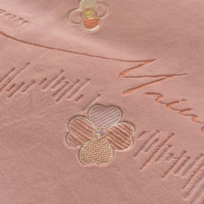 91家纺网 家纺一手货源 找家纺 鑫喜莱家纺 2025新款刺绣双层花边牛奶绒四件套（注意控价 标准尺寸156元，实际售价不得低于控价的价格) 清雅-藕粉