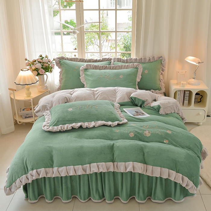 91家纺网 家纺一手货源 找家纺 鑫喜莱家纺 2025新款刺绣双层花边牛奶绒四件套（注意控价 标准尺寸156元，实际售价不得低于控价的价格) 清雅-云母绿