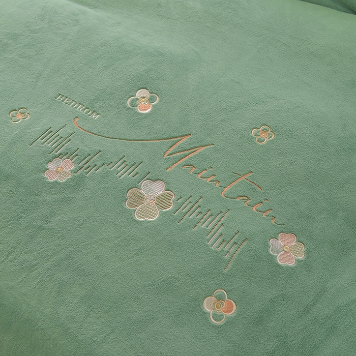 91家纺网 家纺一手货源 找家纺 鑫喜莱家纺 2025新款刺绣双层花边牛奶绒四件套（注意控价 标准尺寸156元，实际售价不得低于控价的价格) 清雅-云母绿