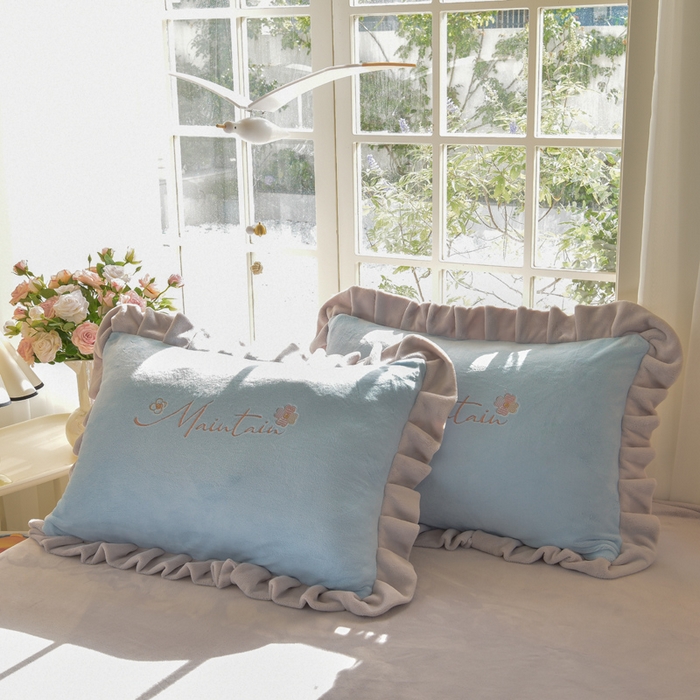 91家纺网 家纺一手货源 找家纺 鑫喜莱家纺 2025新款刺绣双层花边牛奶绒四件套（注意控价 标准尺寸156元，实际售价不得低于控价的价格) 清雅-天蓝