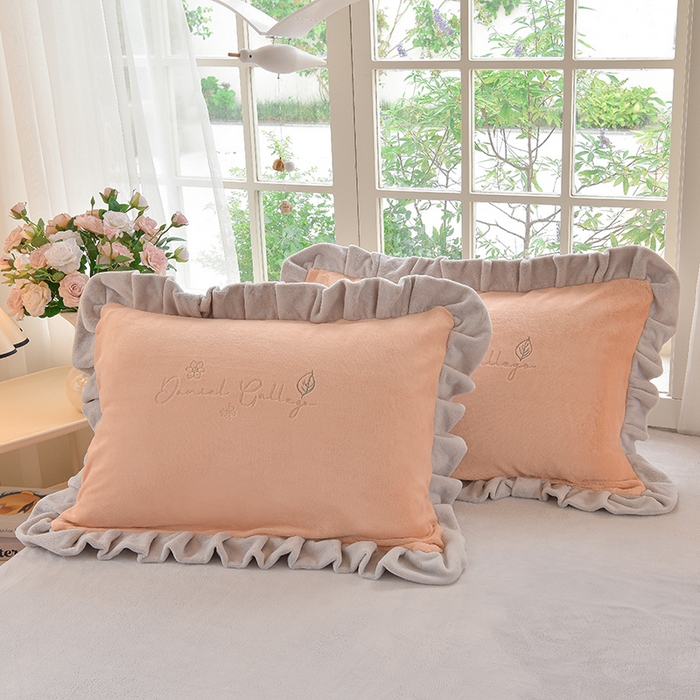 91家纺网 家纺一手货源 找家纺 鑫喜莱家纺 2025新款刺绣双层花边牛奶绒四件套（注意控价 标准尺寸156元，实际售价不得低于控价的价格) 花韵-暖玉