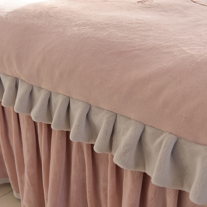 91家纺网 家纺一手货源 找家纺 鑫喜莱家纺 2025新款刺绣双层花边牛奶绒四件套（注意控价 标准尺寸156元，实际售价不得低于控价的价格) 花韵-藕粉