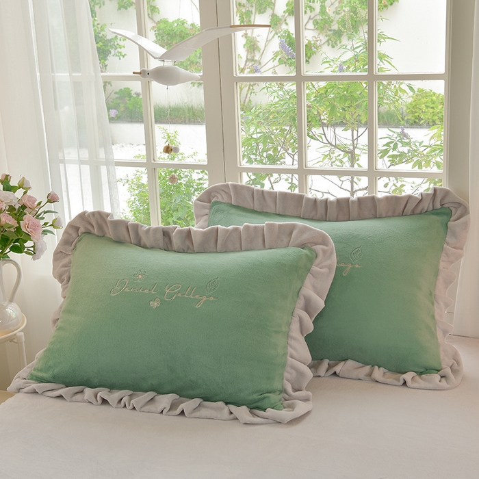 91家纺网 家纺一手货源 找家纺 鑫喜莱家纺 2025新款刺绣双层花边牛奶绒四件套（注意控价 标准尺寸156元，实际售价不得低于控价的价格) 花韵-云母绿