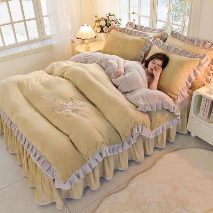 鑫喜莱家纺 2025新款刺绣双层花边牛奶绒四件套（注意控价 标准尺寸156元，实际售价不得低于控价的价格) 花韵-浅米灰