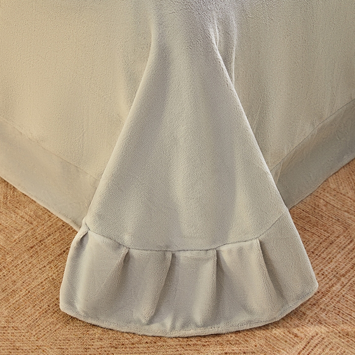 91家纺网 家纺一手货源 找家纺 卡初家居（原微来） 2025新款A类亲肤舒适秋冬波纹系列全消光雕花牛奶绒四件套（提供买家秀） 波纹-浅灰