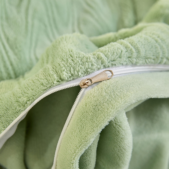 91家纺网 家纺一手货源 找家纺 卡初家居（原微来） 2025新款A类亲肤舒适秋冬波纹系列全消光雕花牛奶绒四件套（提供买家秀） 波纹-水绿