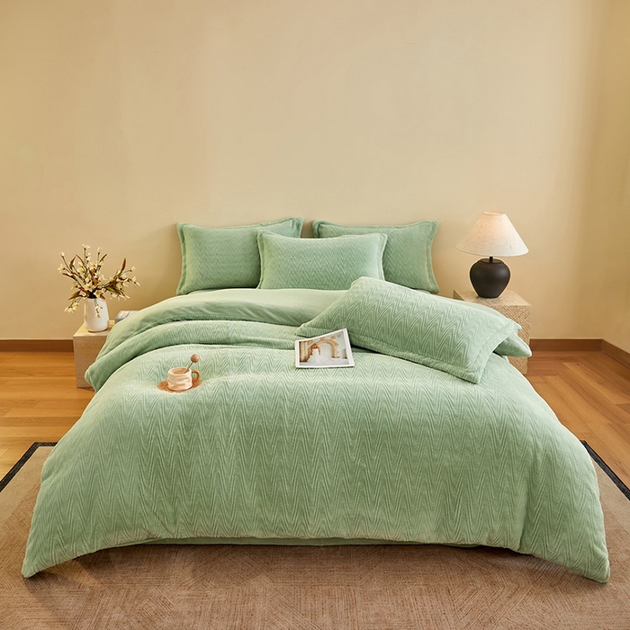 91家纺网 家纺一手货源 找家纺 卡初家居（原微来） 2025新款A类亲肤舒适秋冬波纹系列全消光雕花牛奶绒四件套（提供买家秀） 波纹-水绿