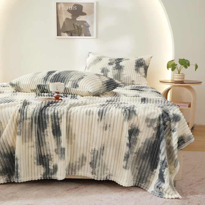 91家纺网 家纺一手货源 找家纺 楼兰公主 2025新款跨境外贸扎染兔毛抽条保暖加厚盖毯毛毯毯子-印花系列 墨蓝