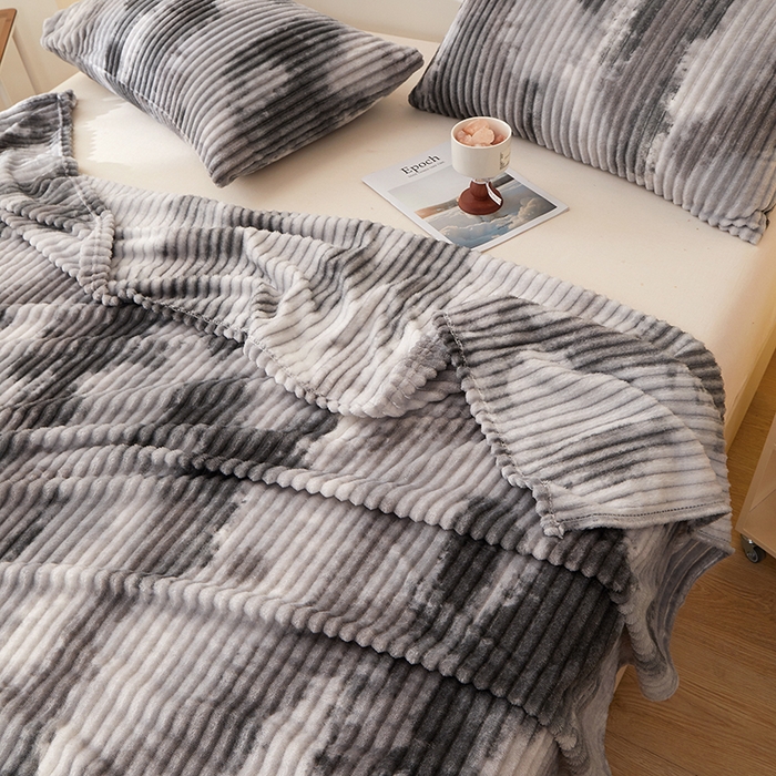 91家纺网 家纺一手货源 找家纺 楼兰公主 2025新款跨境外贸扎染兔毛抽条保暖加厚盖毯毛毯毯子-印花系列 雾灰
