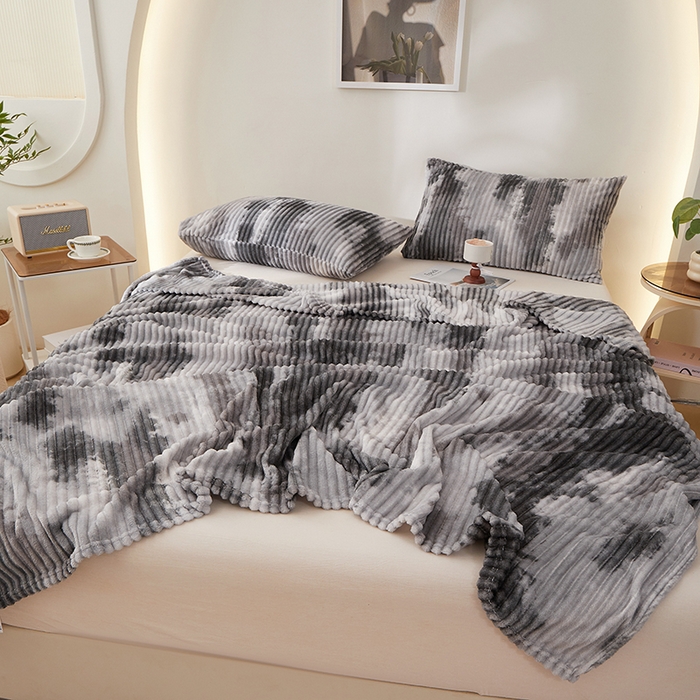 91家纺网 家纺一手货源 找家纺 楼兰公主 2025新款跨境外贸扎染兔毛抽条保暖加厚盖毯毛毯毯子-印花系列 雾灰