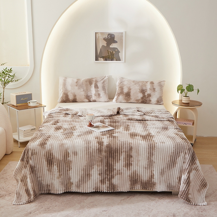 91家纺网 家纺一手货源 找家纺 楼兰公主 2025新款跨境外贸扎染兔毛抽条保暖加厚盖毯毛毯毯子-印花系列 奶茶