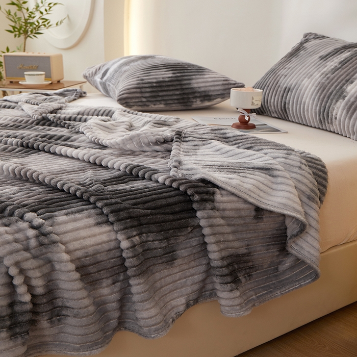 91家纺网 家纺一手货源 找家纺 楼兰公主 2025新款跨境外贸扎染兔毛抽条保暖加厚盖毯毛毯毯子-印花系列 雾灰
