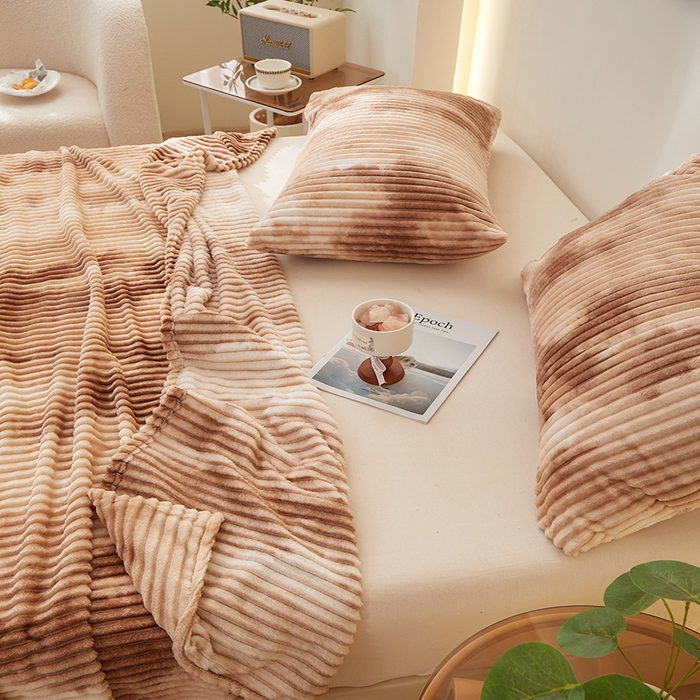 91家纺网 家纺一手货源 找家纺 楼兰公主 2025新款跨境外贸扎染兔毛抽条保暖加厚盖毯毛毯毯子-印花系列 焦糖