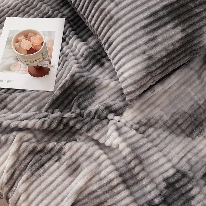 91家纺网 家纺一手货源 找家纺 楼兰公主 2025新款跨境外贸扎染兔毛抽条保暖加厚盖毯毛毯毯子-印花系列 雾灰