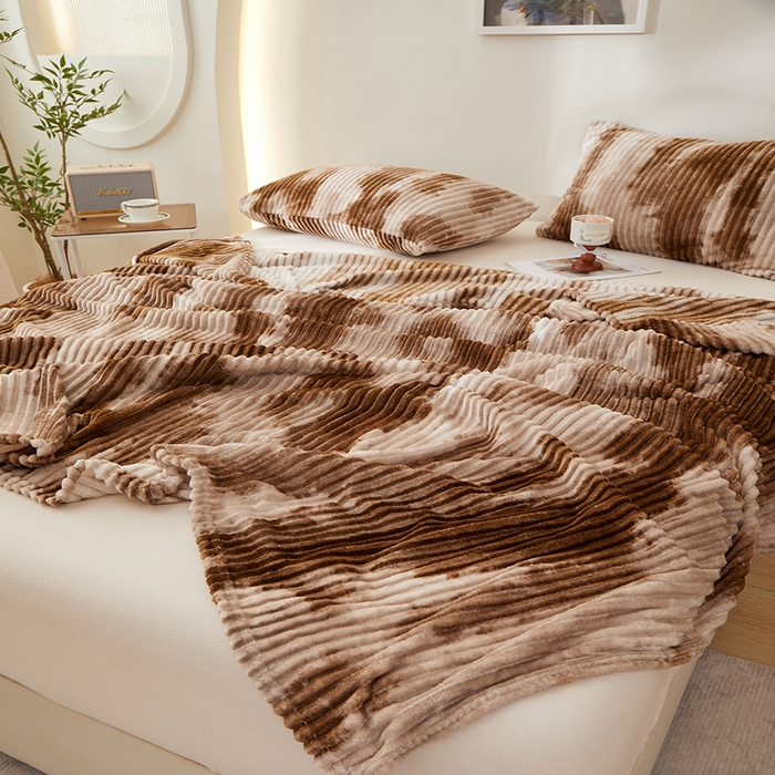 91家纺网 家纺一手货源 找家纺 楼兰公主 2025新款跨境外贸扎染兔毛抽条保暖加厚盖毯毛毯毯子-印花系列 咖啡