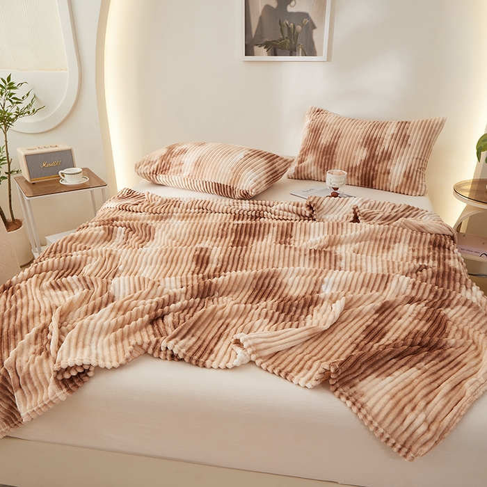 91家纺网 家纺一手货源 找家纺 楼兰公主 2025新款跨境外贸扎染兔毛抽条保暖加厚盖毯毛毯毯子-印花系列 焦糖