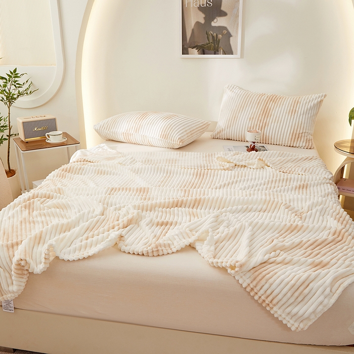 91家纺网 家纺一手货源 找家纺 楼兰公主 2025新款跨境外贸扎染兔毛抽条保暖加厚盖毯毛毯毯子-印花系列 云朵