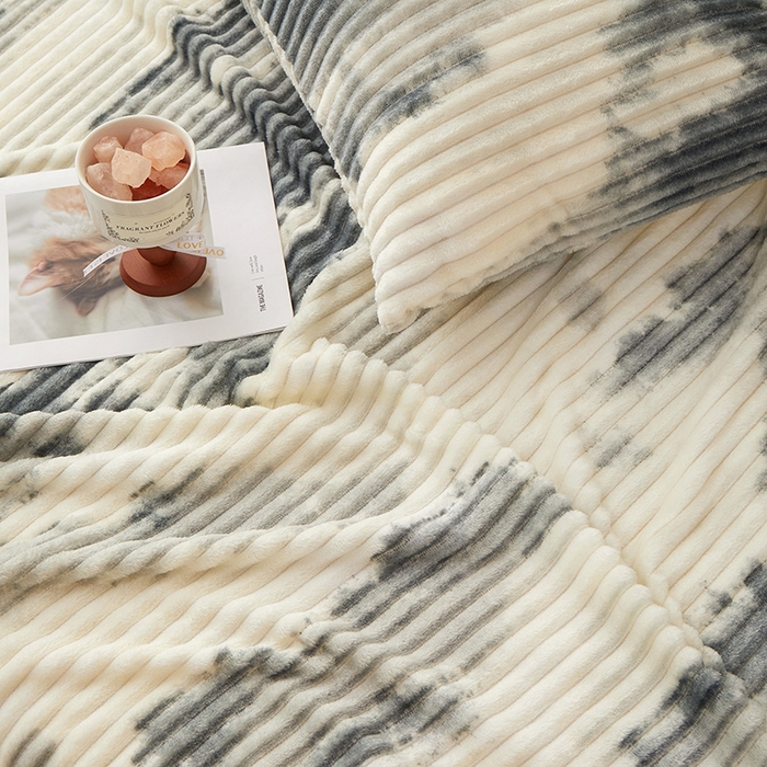 91家纺网 家纺一手货源 找家纺 楼兰公主 2025新款跨境外贸扎染兔毛抽条保暖加厚盖毯毛毯毯子-印花系列 墨蓝