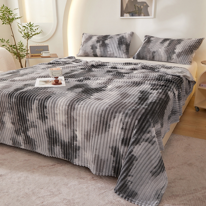 91家纺网 家纺一手货源 找家纺 楼兰公主 2025新款跨境外贸扎染兔毛抽条保暖加厚盖毯毛毯毯子-印花系列 雾灰