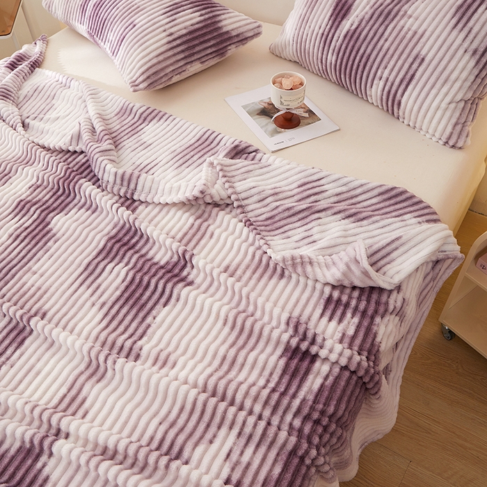 91家纺网 家纺一手货源 找家纺 楼兰公主 2025新款跨境外贸扎染兔毛抽条保暖加厚盖毯毛毯毯子-印花系列 雾紫