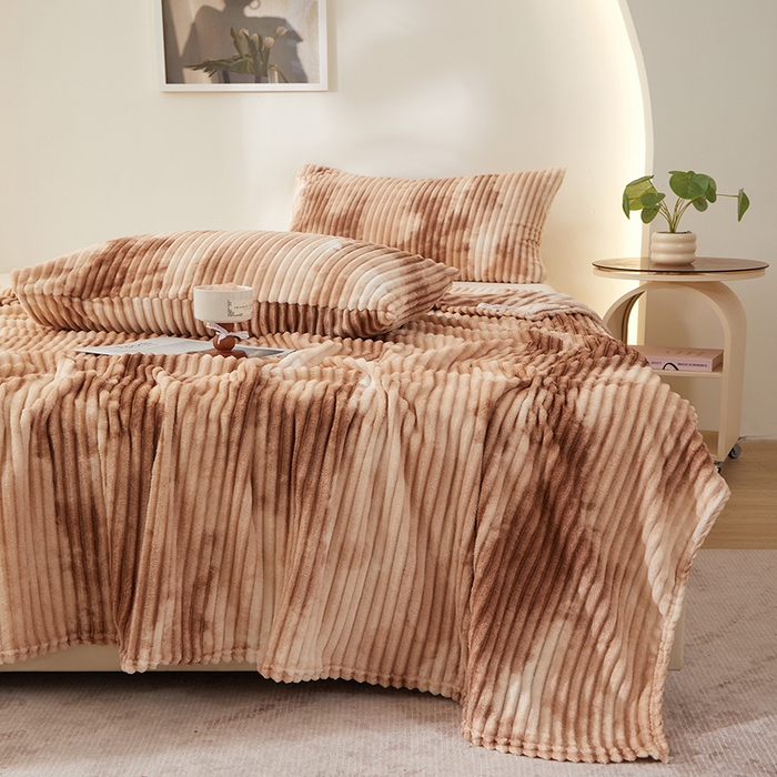 91家纺网 家纺一手货源 找家纺 楼兰公主 2025新款跨境外贸扎染兔毛抽条保暖加厚盖毯毛毯毯子-印花系列 焦糖