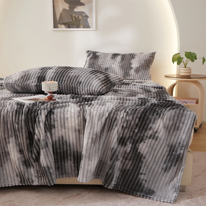 91家纺网 家纺一手货源 找家纺 楼兰公主 2025新款跨境外贸扎染兔毛抽条保暖加厚盖毯毛毯毯子-印花系列 雾灰