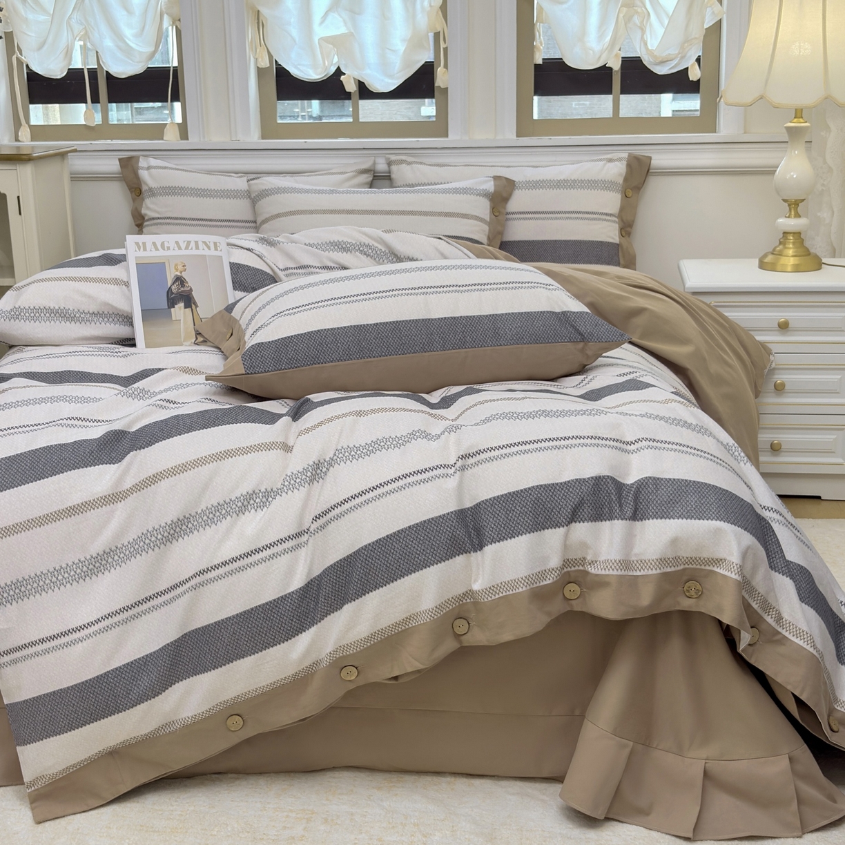 91家纺网 家纺一手货源 找家纺 未来家居 2025秋冬新款全棉加厚磨毛纽扣工艺四件套 川屿-灰