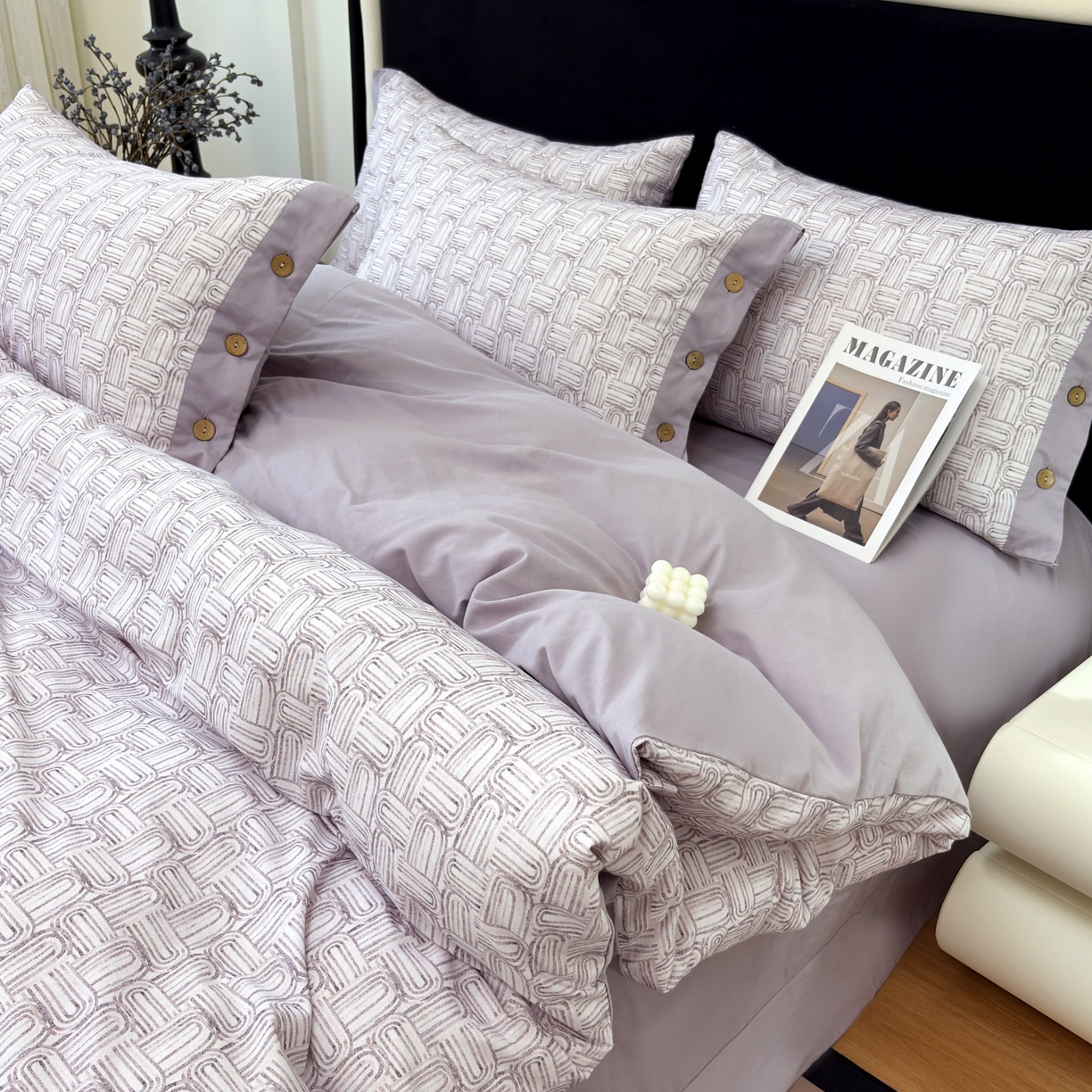 91家纺网 家纺一手货源 找家纺 未来家居 2025秋冬新款全棉加厚磨毛纽扣工艺四件套 浅行-紫