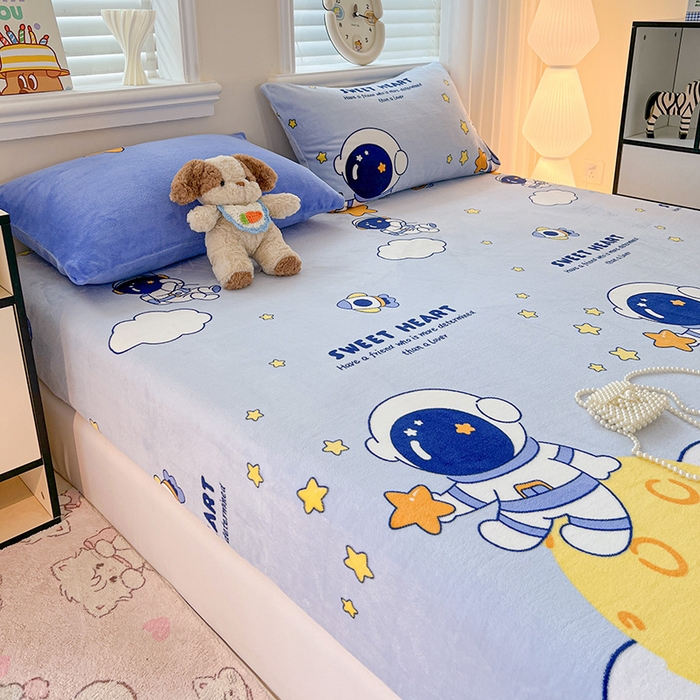 91家纺网 家纺一手货源 找家纺 富馨莱2025年新款牛奶绒印花床笠 遨游太空人