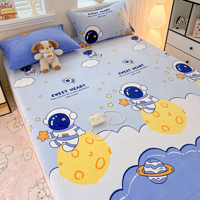 91家纺网 家纺一手货源 找家纺 富馨莱2025年新款牛奶绒印花床笠 遨游太空人