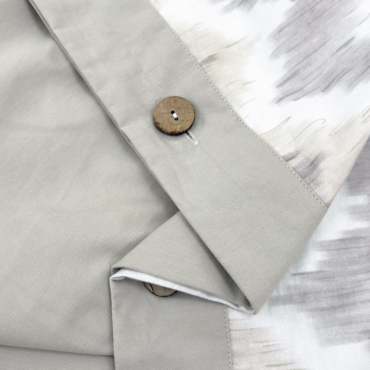 91家纺网 家纺一手货源 找家纺 未来家居 2025秋冬新款全棉加厚磨毛纽扣工艺四件套 雾岛叙事-卡其