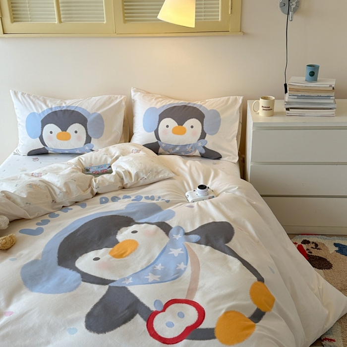 91家纺网 家纺一手货源 找家纺 寐居家纺 2025新款亲肤舒适全棉纯棉数码大阪印花四件套 QQ企鹅