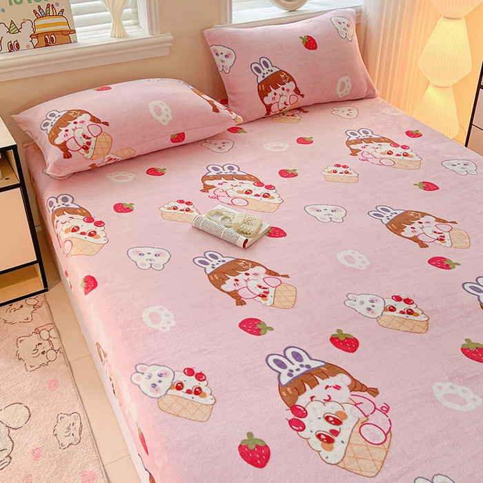 91家纺网 家纺一手货源 找家纺 富馨莱2025年新款牛奶绒印花床笠 萌萌女孩