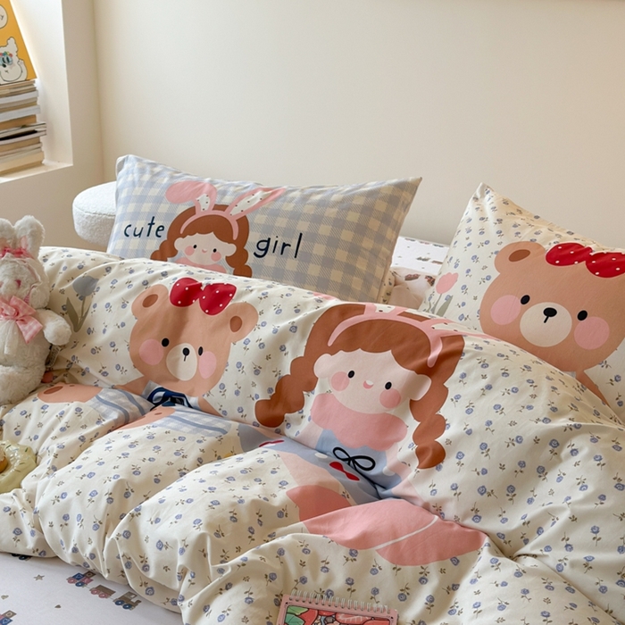 91家纺网 家纺一手货源 找家纺 寐居家纺 2025新款亲肤舒适全棉纯棉数码大阪印花四件套 小熊日记