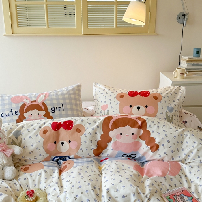 91家纺网 家纺一手货源 找家纺 寐居家纺 2025新款亲肤舒适全棉纯棉数码大阪印花四件套 小熊日记