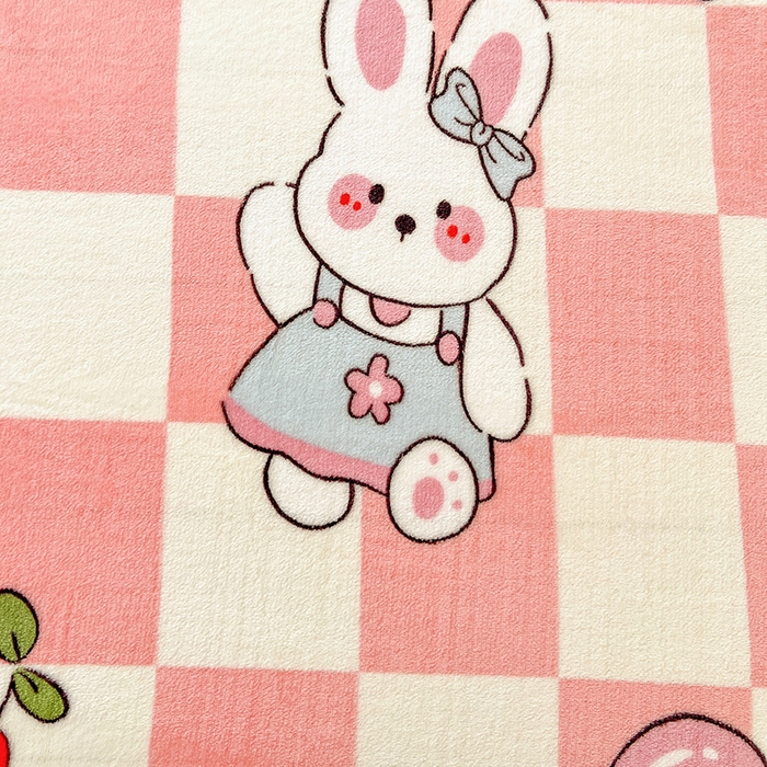 91家纺网 家纺一手货源 找家纺 富馨莱2025年新款牛奶绒印花床笠 桃子兔兔