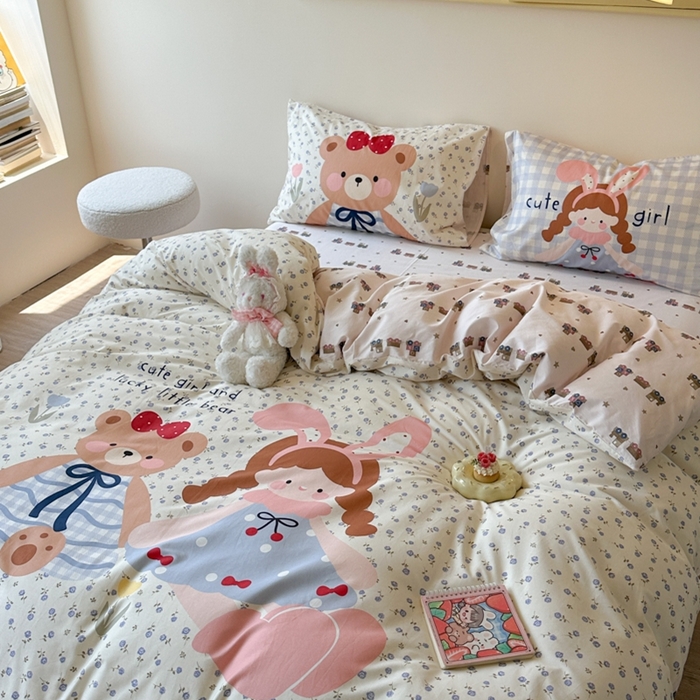 91家纺网 家纺一手货源 找家纺 寐居家纺 2025新款亲肤舒适全棉纯棉数码大阪印花四件套 小熊日记