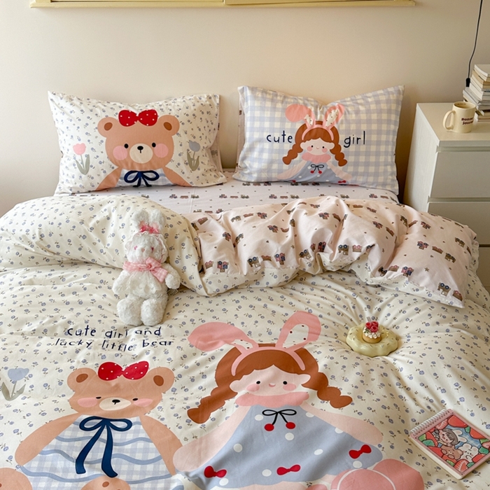 91家纺网 家纺一手货源 找家纺 寐居家纺 2025新款亲肤舒适全棉纯棉数码大阪印花四件套 小熊日记