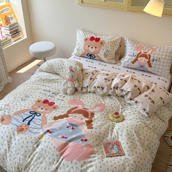 91家纺网 家纺一手货源 找家纺 寐居家纺 2025新款亲肤舒适全棉纯棉数码大阪印花四件套 小熊日记