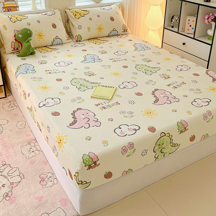 91家纺网 家纺一手货源 找家纺 富馨莱2025年新款牛奶绒印花床笠 淘气恐龙