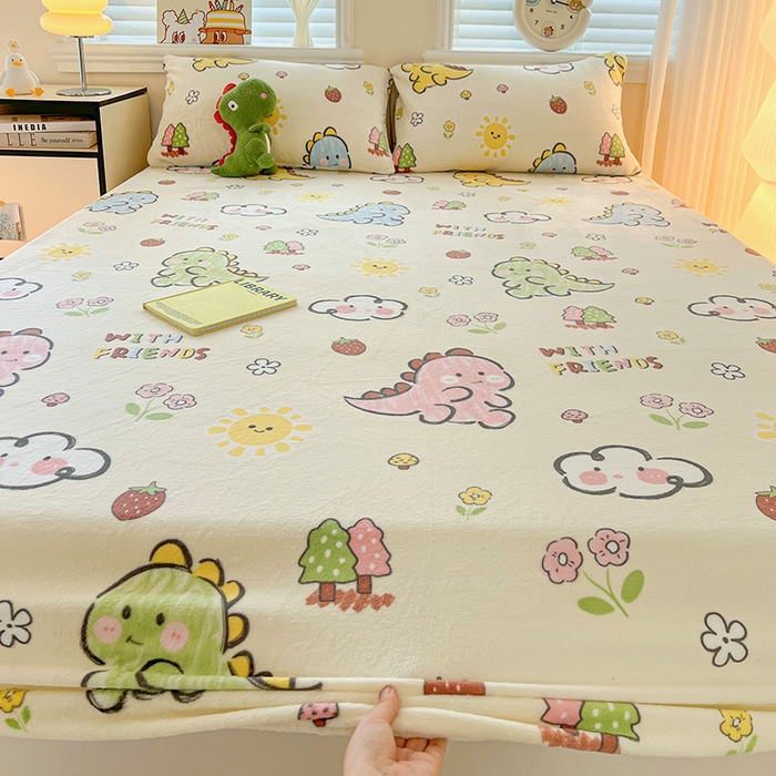 91家纺网 家纺一手货源 找家纺 富馨莱2025年新款牛奶绒印花床笠 淘气恐龙