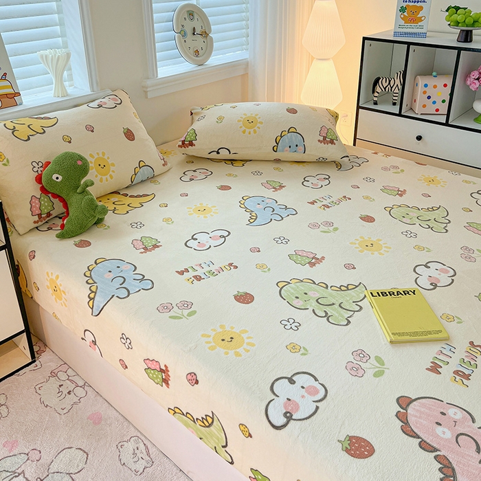 91家纺网 家纺一手货源 找家纺 富馨莱2025年新款牛奶绒印花床笠 淘气恐龙