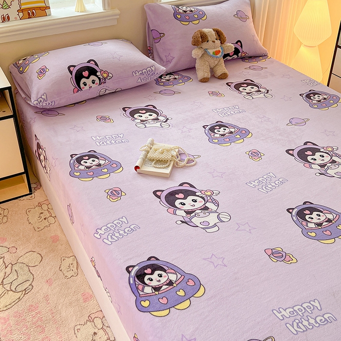 91家纺网 家纺一手货源 找家纺 富馨莱2025年新款牛奶绒印花床笠 甜美星际