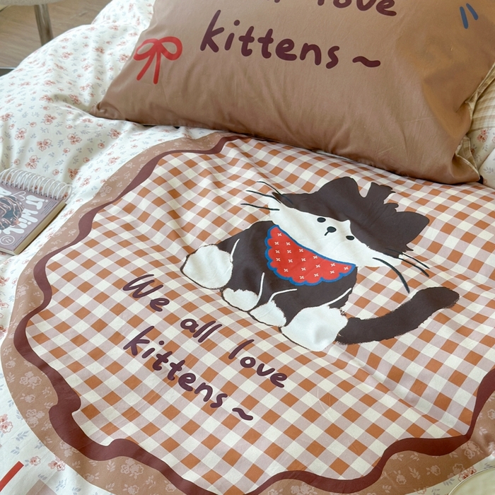 91家纺网 家纺一手货源 找家纺 寐居家纺 2025新款亲肤舒适全棉纯棉数码大阪印花四件套 趣多喵