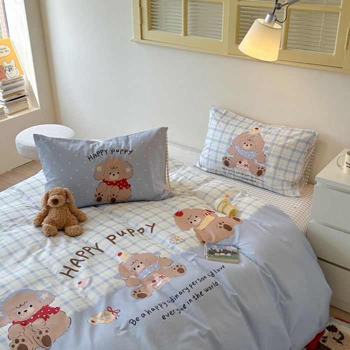 91家纺网 家纺一手货源 找家纺 寐居家纺 2025新款亲肤舒适全棉纯棉数码大阪印花四件套 小狗仔party